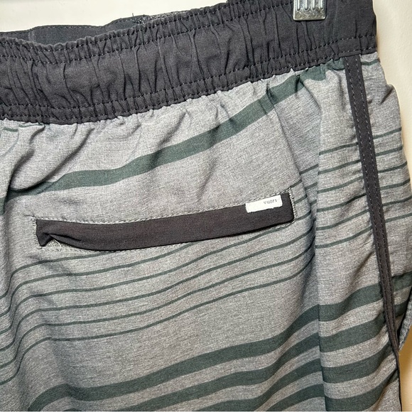 Vuori Banks Short Grey with Green Stripe Size Medium - Picture 6 of 9